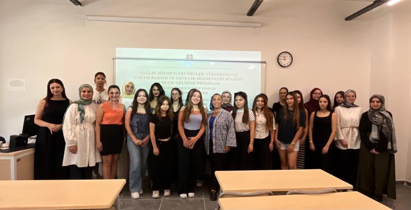 Çocuk Gelişimi Programında Birinci Sınıf Öğrencilerine Yönelik Oryantasyon Etkin...